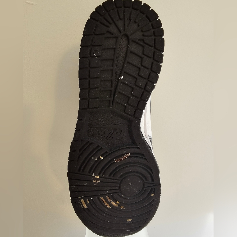 Nike Dunks - Picture 3 of 4